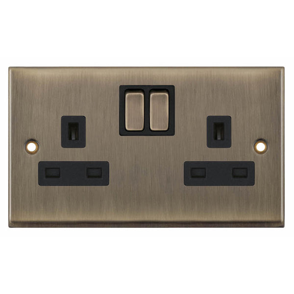 Selectric 7MPRO-651 Antique Brass Black Inserts 2G 13A Socket